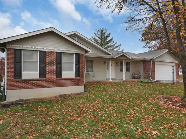 768 Cedar Glen Dr, Weldon Spring, MO 63304