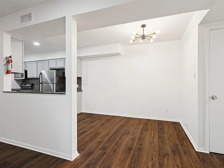 705 Harold St #2 — Photo 5