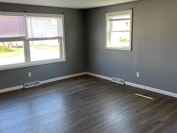 4th image of 921 Shadeland Ave
