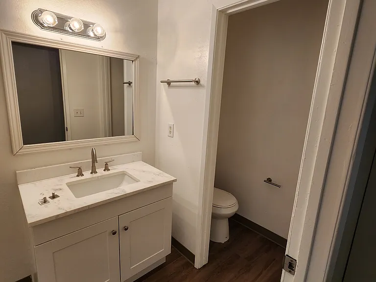 228 W 22nd St #1 — Photo 16