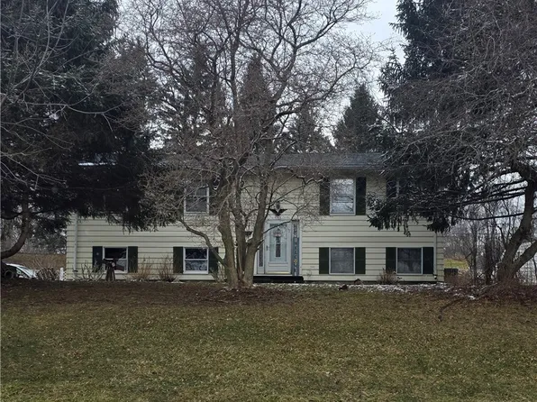 1267 Knickerbocker Cir, Ashtabula, OH 44004