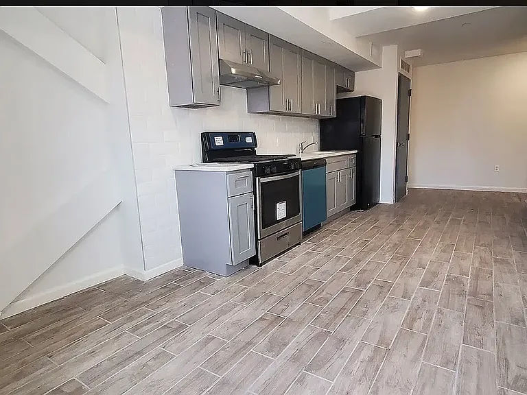 25-28 Broadway #6B — Photo 3
