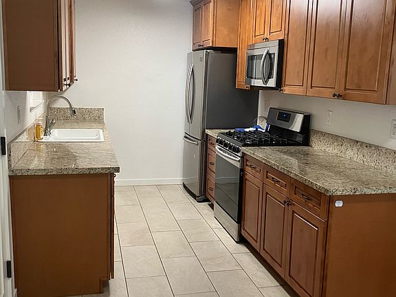 5th image of 6500 Beech Ave