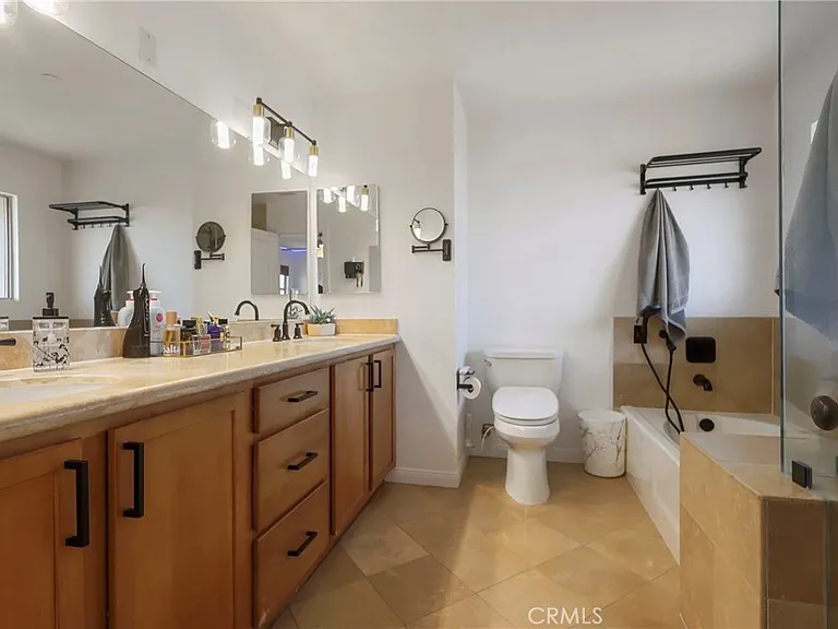 1611 W 208th St #3 — Photo 19