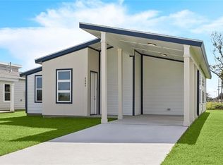 2805 Live Oak Dr, Terrytown, LA 70056