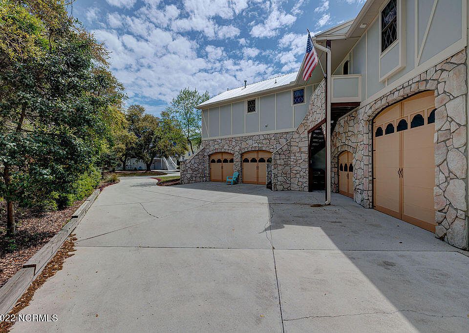 2nd image of 545 Anchor Way