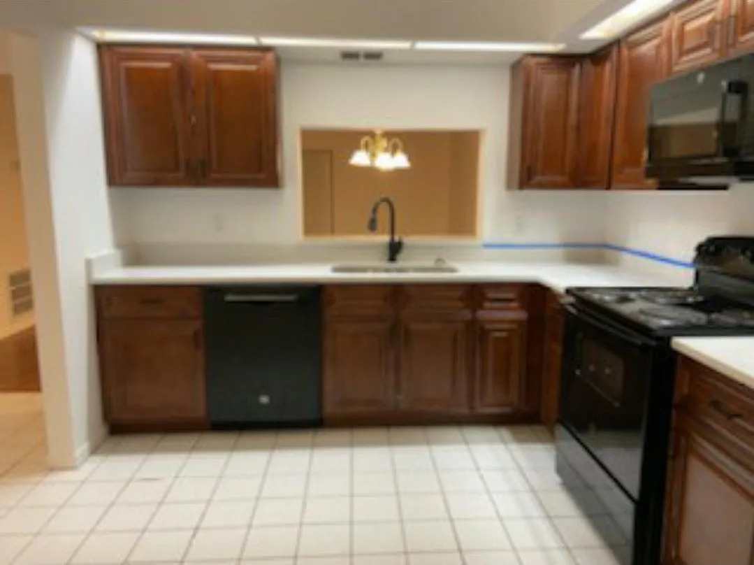 2 bed, 1100 sqft, $1,675 — Photo 4
