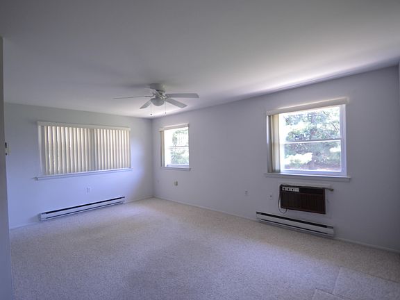 5th image of 9 Salem Drive #C