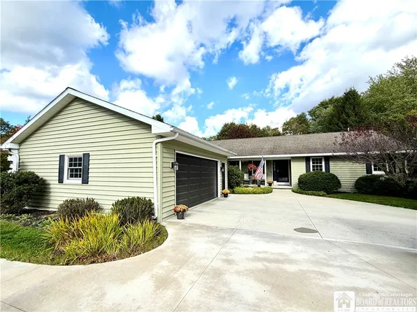 335 Chestnut St, Fredonia, NY 14063