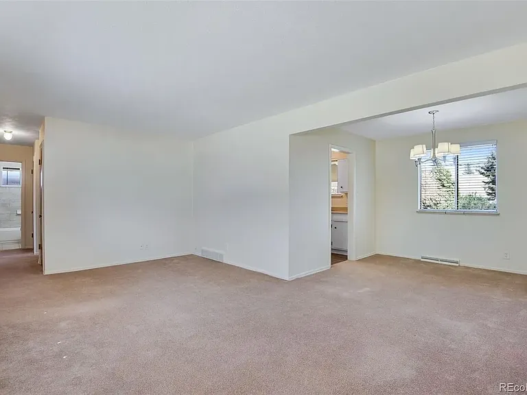 1628 S Locust St — Photo 6
