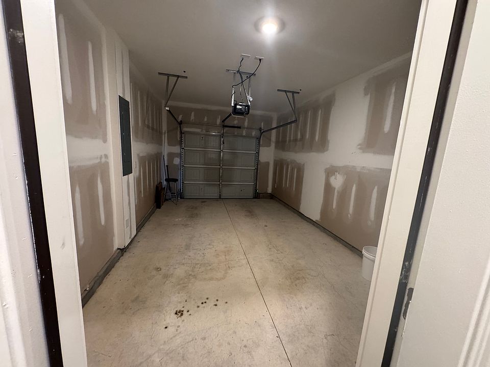 1 Car Garage