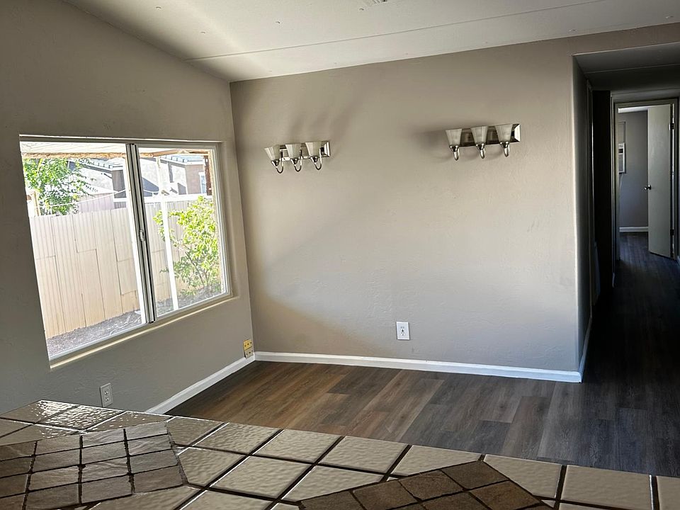 1st image of 933 W Limberlost Dr