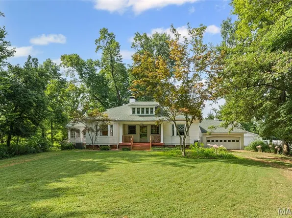 211 Pine Lake Rd, Collinsville, IL 62234