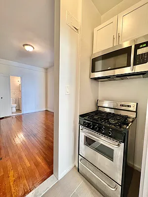 Rented by Brown Harris Stevens | media 15