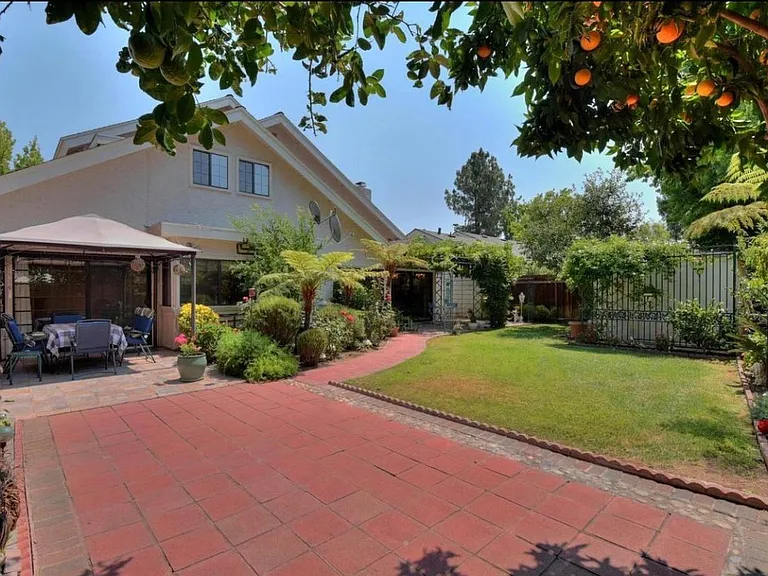7135 Via Lomas — Photo 3