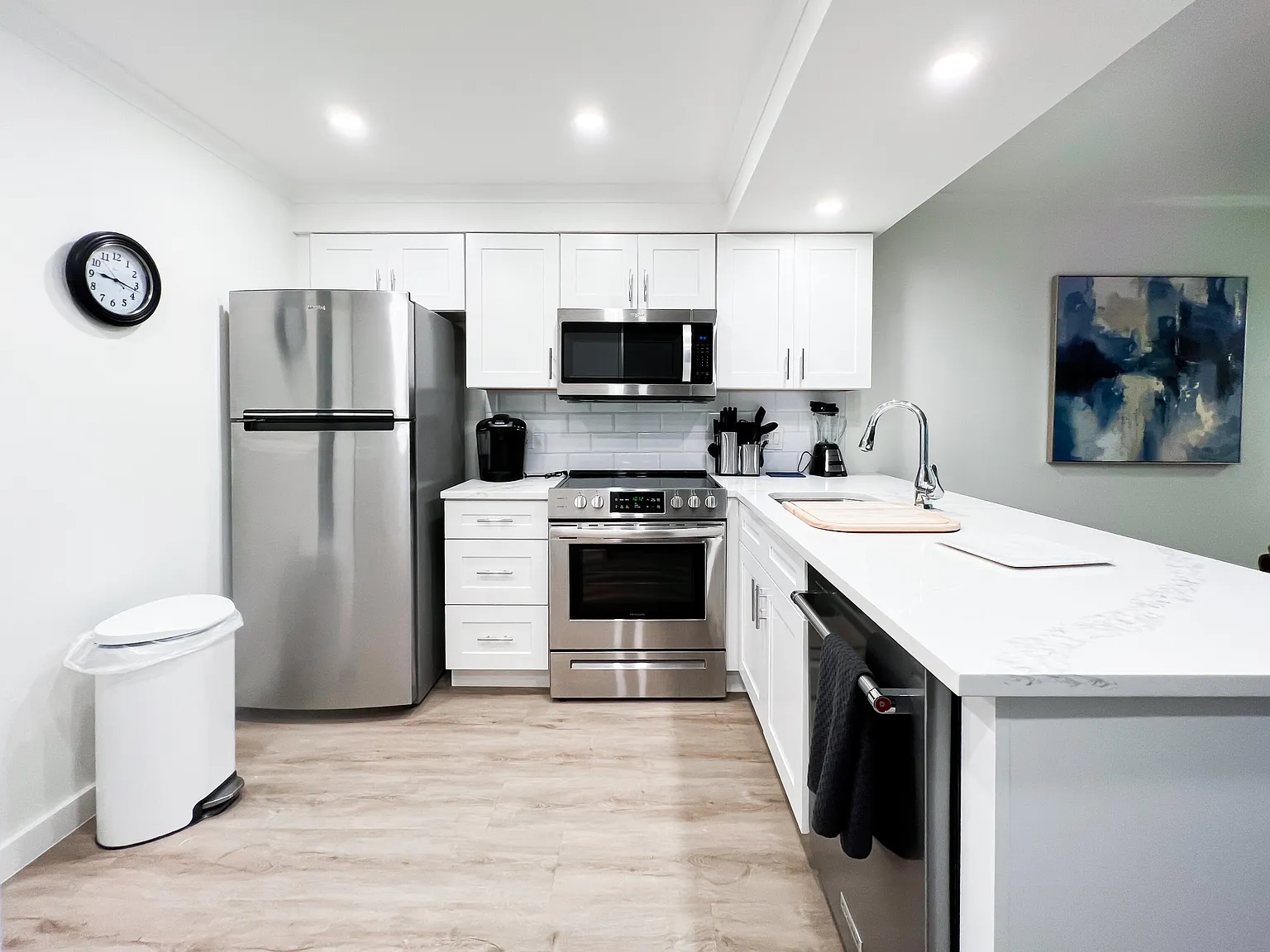 1 bed, 1.5 bath, 860 sqft, $5,600 — Photo 4