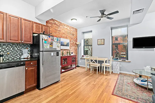 Sold by Compass | media 9