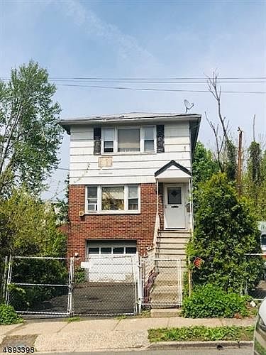 2nd image of 9 Taft Pl #2