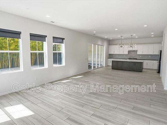 4th image of 27623 Solana Way