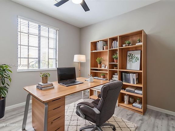 5th image of 1611 Passion Vine Cir #12-2