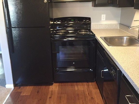 4th image of 2035 Altamont Ct APT 2