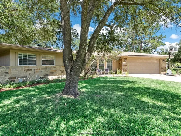 3805 Holly Dr, Bryan, TX 77802