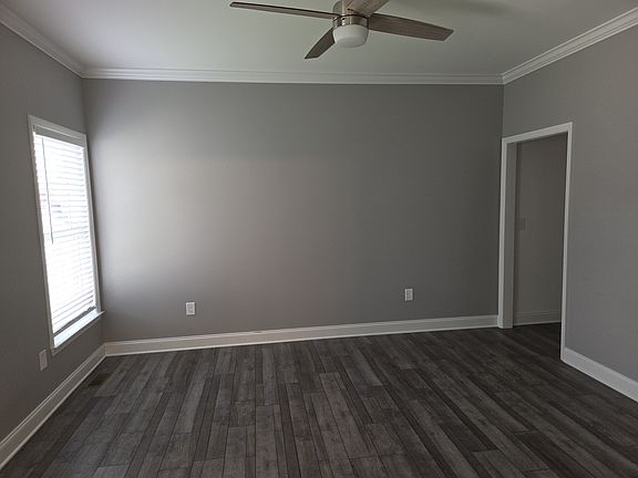 3rd image of 600 Nevin Ln NW