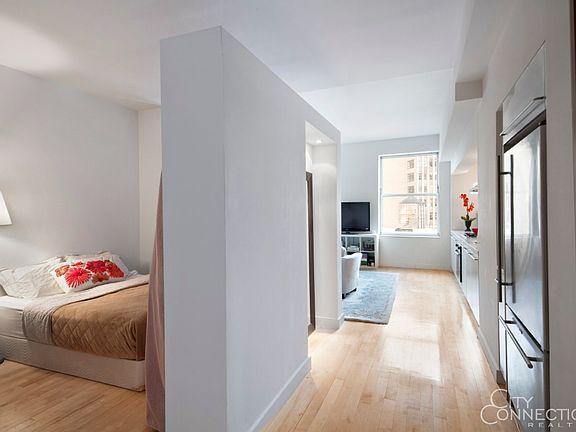 2nd image of 15 Broad St APT 2628