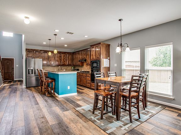 5th image of 10520 Lomeria Way