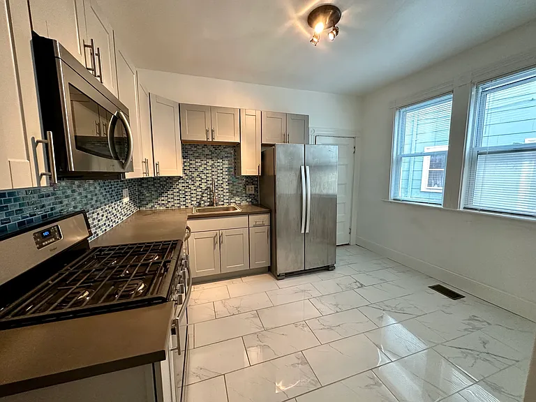 35 Waldeck St #1 — Photo 9