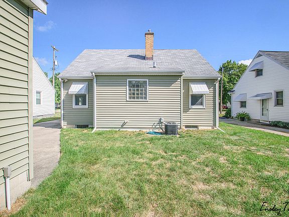 4th image of 1244 Northlawn St NE