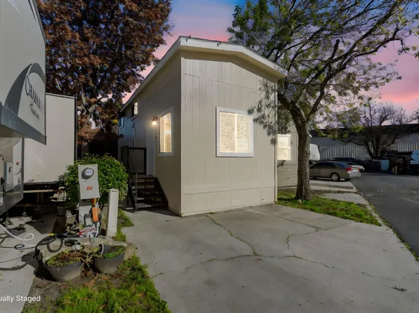 5878 Garlic Farms Dr #143, Gilroy, CA 95020