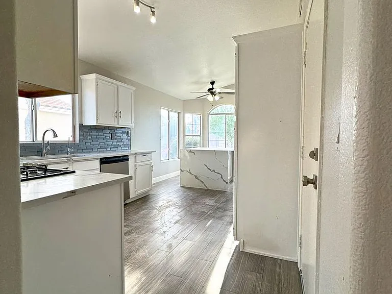 3740 Alliance St — Photo 10