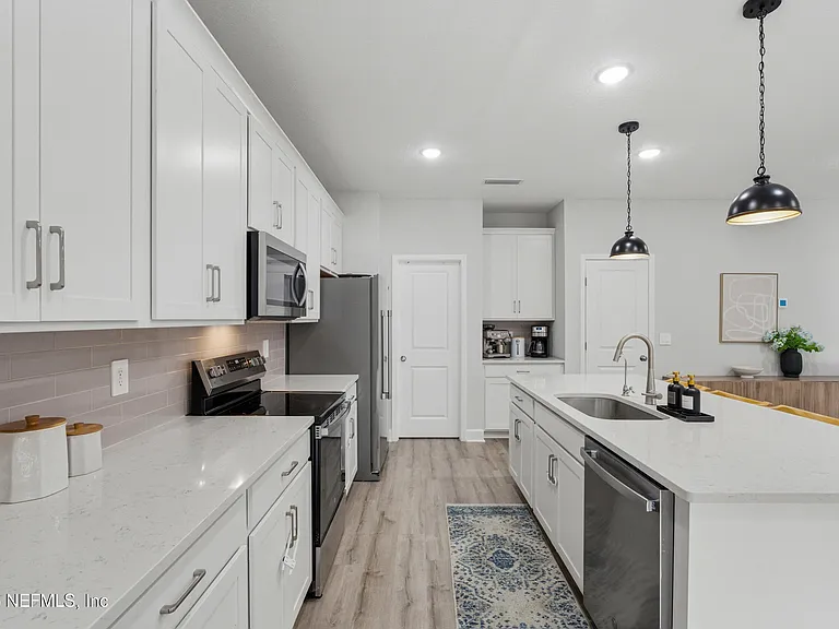 95238 Katherine St — Photo 14