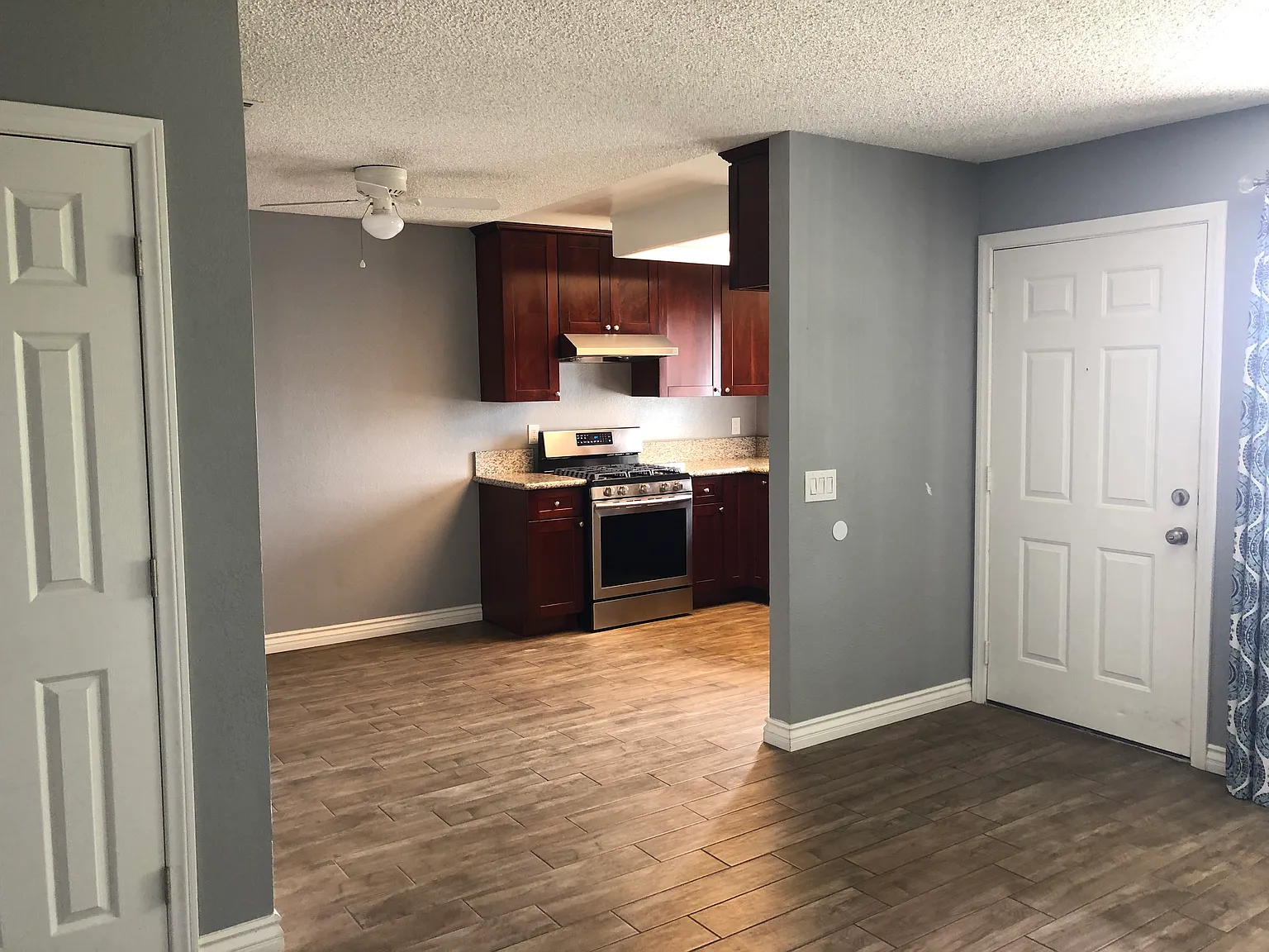 2 bed, 800 sqft, $2,350 — Photo 2