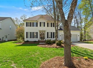 1910 Treyburn Ln, High Point, NC 27265