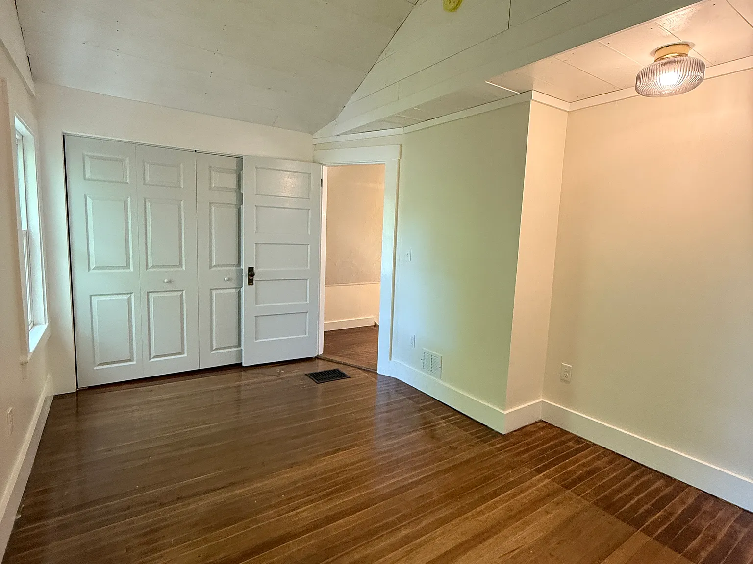 2 bed, 700 sqft, $1,850 — Photo 4