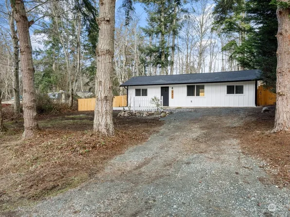 921 Chickadee Drive, Greenbank, WA 98253