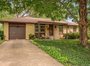 3701 S Randall Dr, Independence, MO 64055