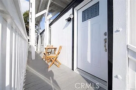 3 bed, 960 sqft, $4,500 — Photo 3
