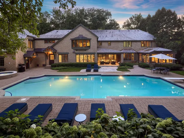 4905 Rolling Green Pkwy, Edina, MN 55436