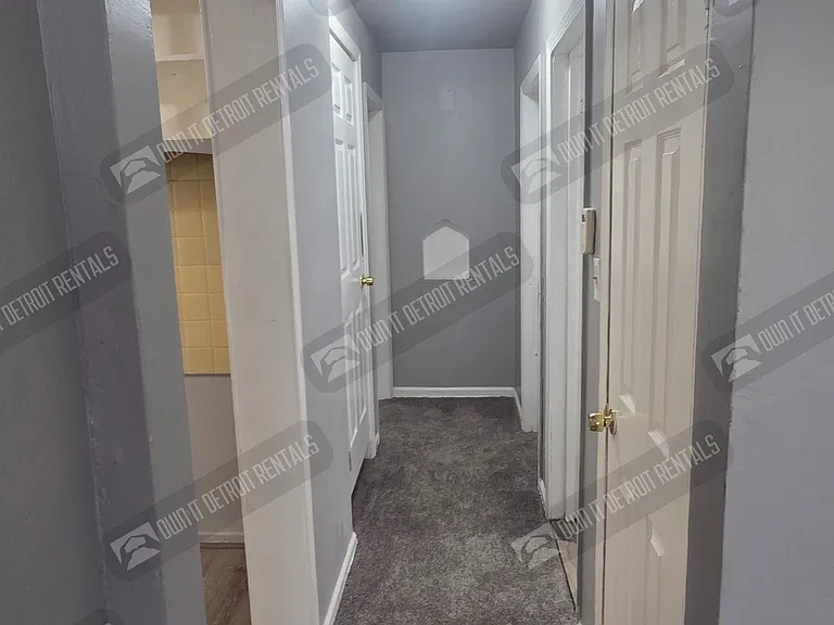 18624 Albion St — Photo 19