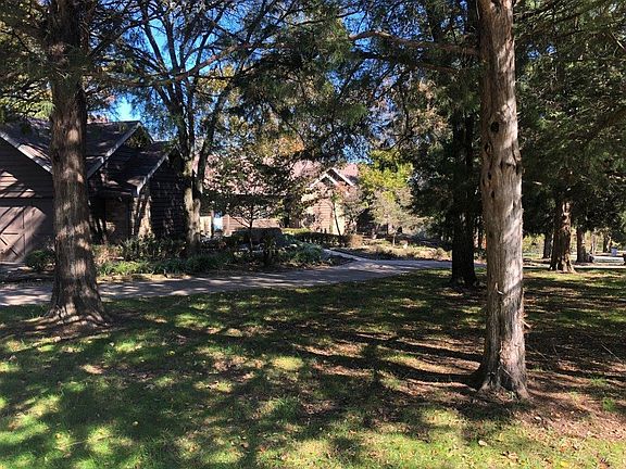3rd image of 396 Sunny Brook Dr