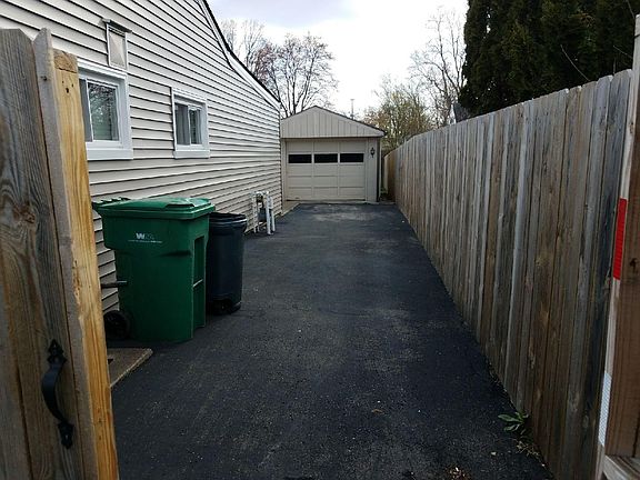 Side driveway 