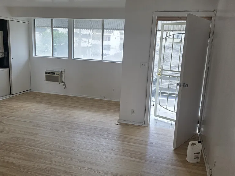 2446 Cleghorn St #2A — Photo 3