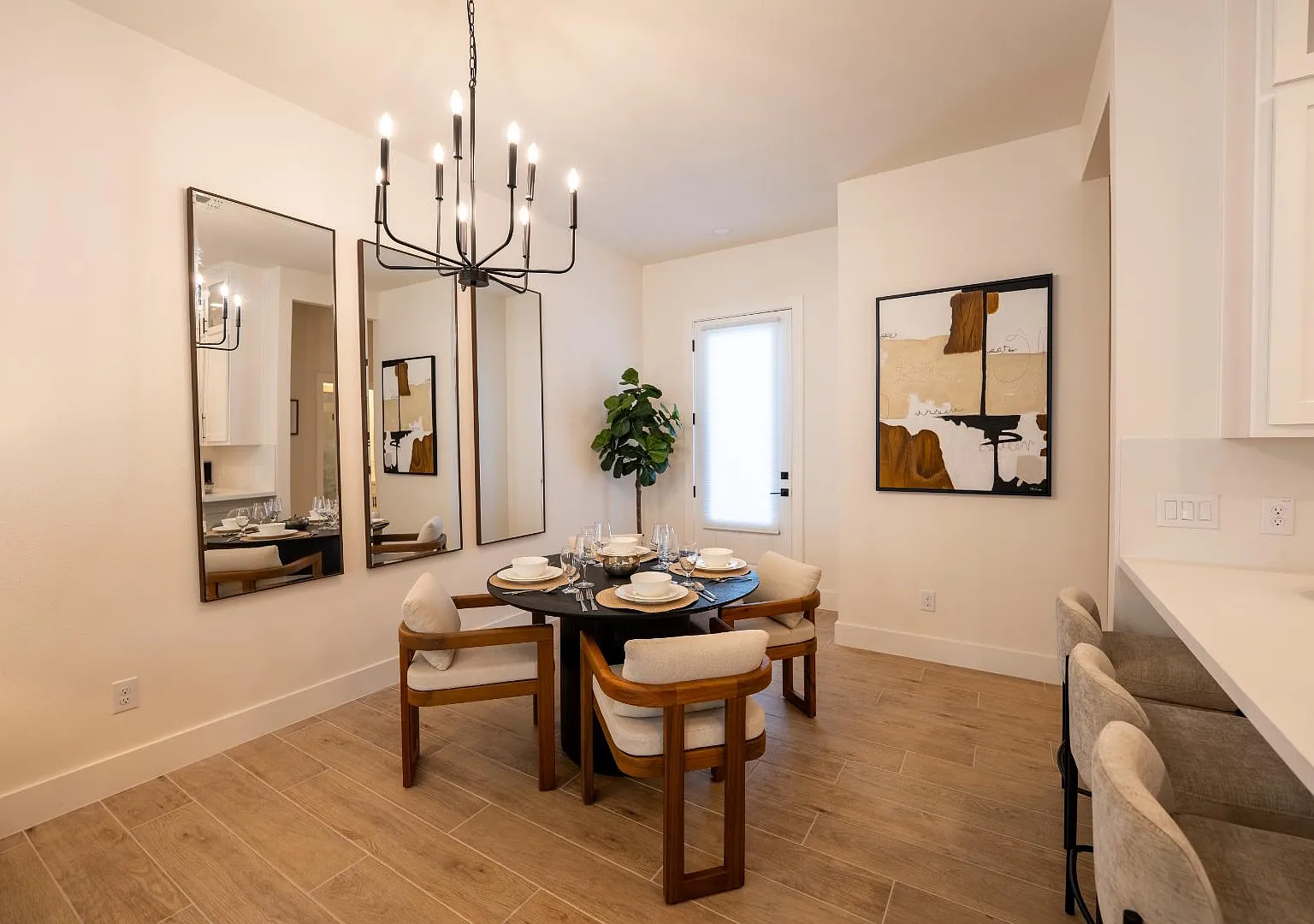 3229 E Grimes - Unit 2 — Photo 4