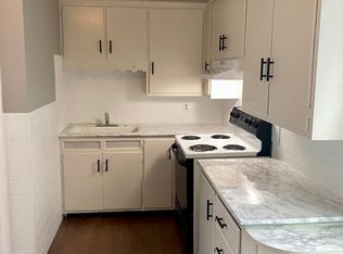 21 Hamlet Ave, Woonsocket, RI 02895