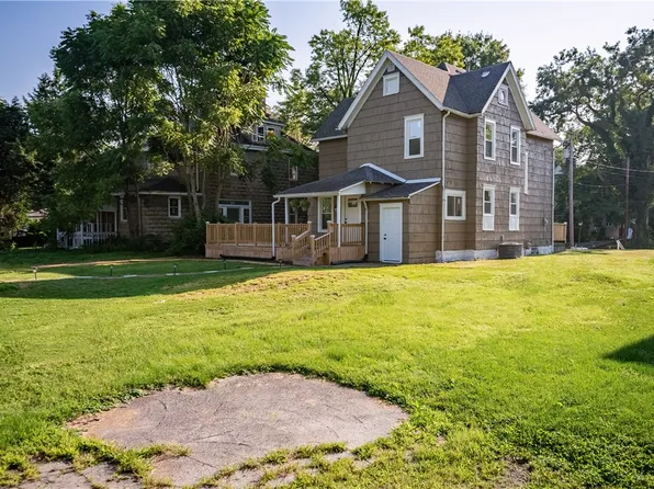 1417 Hall Ave, Sharon, PA 16146