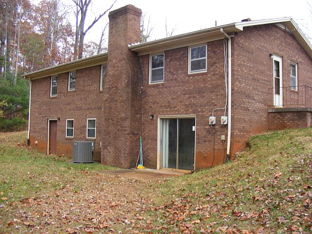2nd image of 105 Fairy Dr