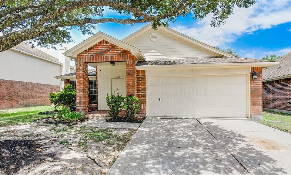 1st image of 11602 Yorkshire Oaks Dr